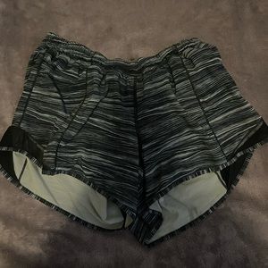 Lululemon 4 inch Hotty Hot Shorts